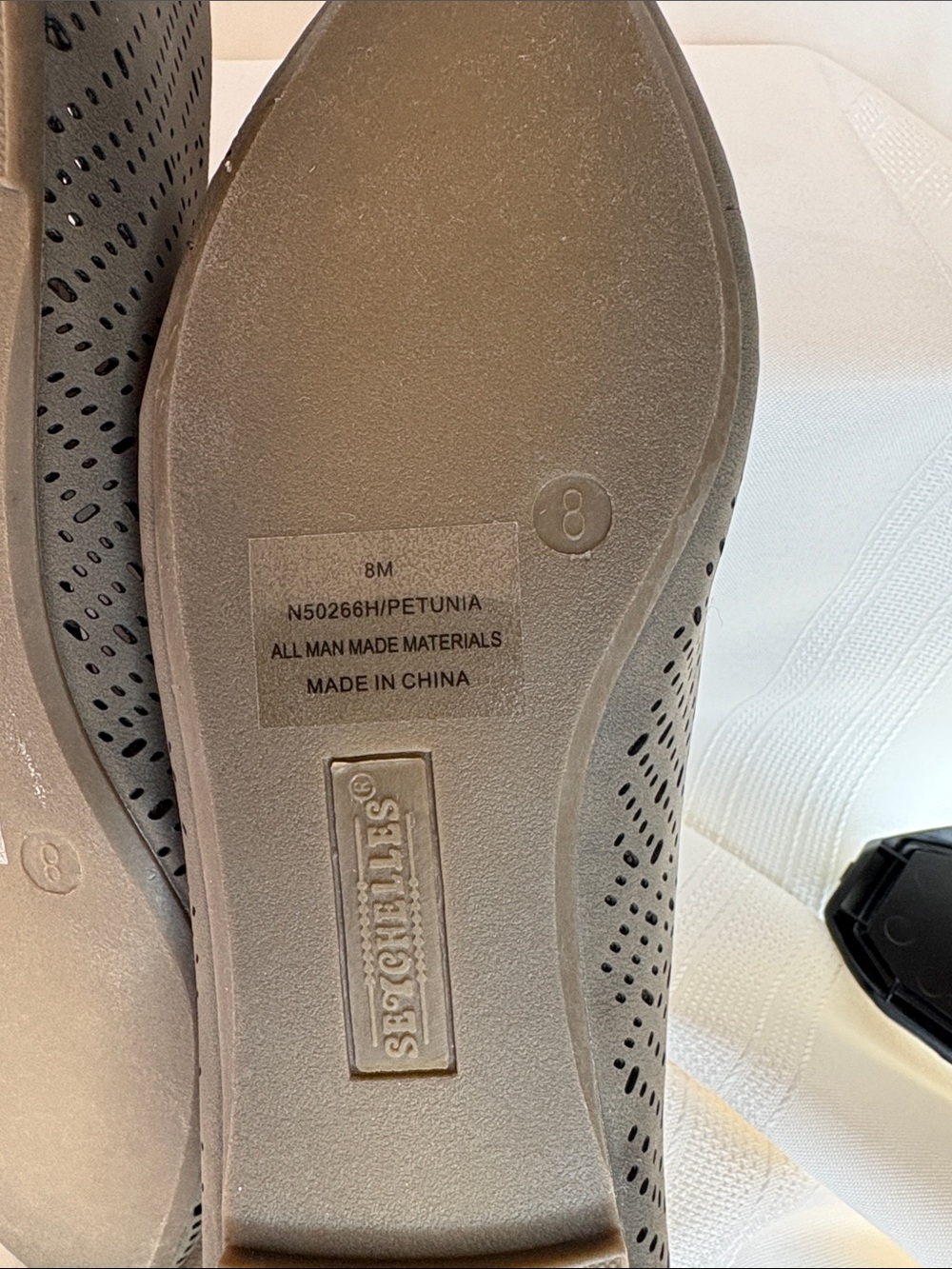 Seychelles Petunia Olive Perforated Pointed Flats size 8 - Picture 10 of 10